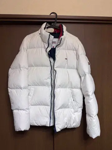 TOMMY HILFIGER 화이트 다운 자켓