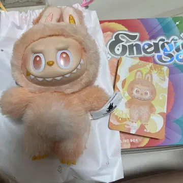 Big into energy LABUBU HAPPINESS