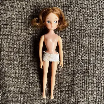 2대 리카짱 초기 뉴리카짱 발가락 있음