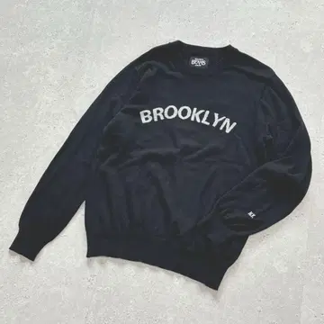 BEAMS (M) BROOKLYN 프린트 크루넥 니트 N.Y 자수 블랙
