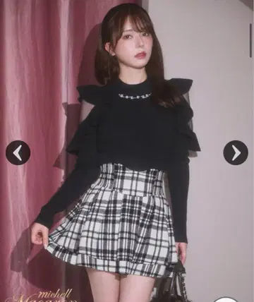 새상품급 미셸 마카롱 펄 프릴 니트탑 FREE 사이즈
