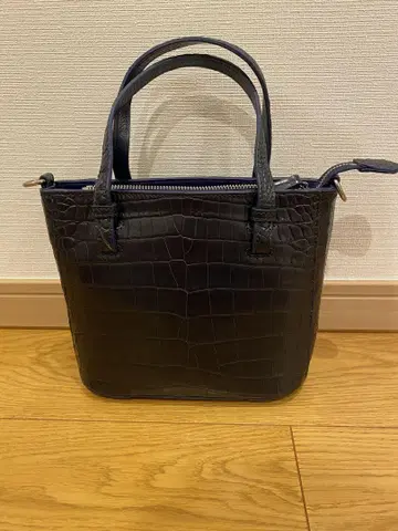 네이비 크로커다일 핸드백