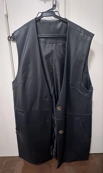 블랙 가죽 베스트 슬리브리스