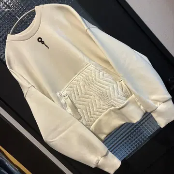 OMMO 새상품 QUILTING DOCKING SWEAT LOGO TOP