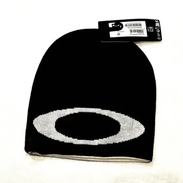 [ 미사용 새상품 ] OAKLEY 블랙 니트 모자
