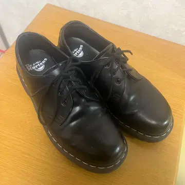 Dr.Martens 닥터마틴 3홀 화이트 스티치 화이트 스티치