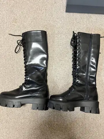 통굽 블랙 레이스업 롱 부츠