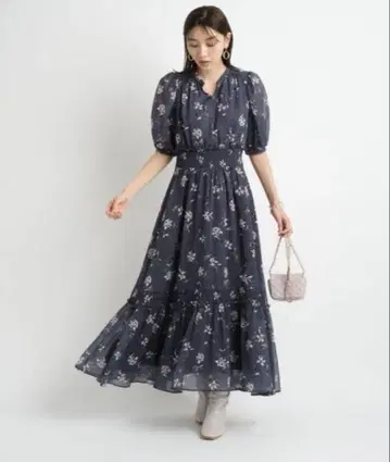 JUSGLITTY 스케치 플라워 프린트 원피스