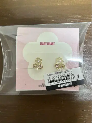 MARY QUANT 귀찌