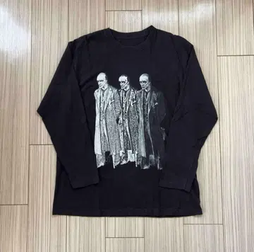 used moriarty long sleeve
