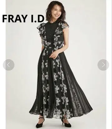 [새상품급] FRAY I.D 자수 플리츠 드레스 블랙 2차 모임