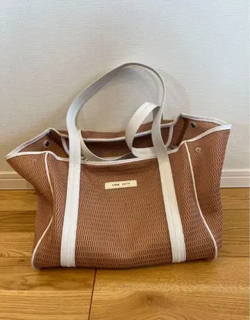 qbag paris 네스트M 지퍼 토트 마더백 비스킷