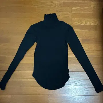 미카레 미카레 블랙 긴팔 티셔츠
