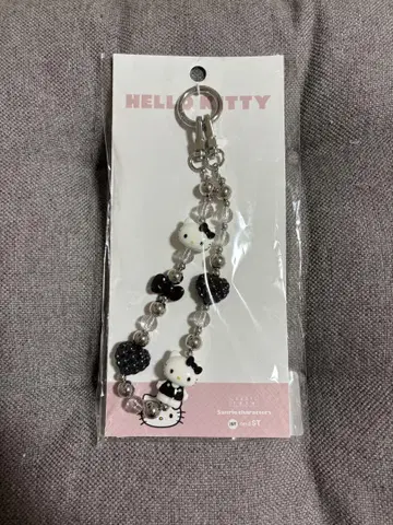 [ 새상품 ] 로리즈팜 헬로키티 퀼팅 모바일 스트랩