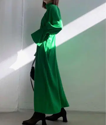 AMERI UPPEER VOLUME OVERDRESS