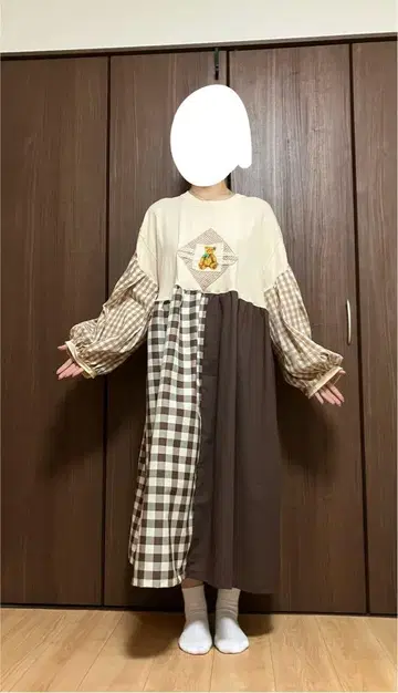 체크 무늬 곰 자수 긴팔 도킹 원피스