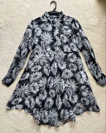 BALLY 네이비 꽃무늬 실크 쉬폰 원피스(롱 블라우스), 스톨