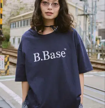 BrokenBase T셔츠 네이비