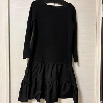블랙 긴팔 미니 원피스 프릴 포함