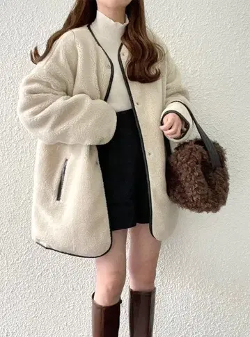 GRL 가죽 파이핑 보아 퀼팅 리버서블 코트 아이보리