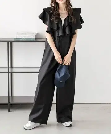 AMELY 프릴 프론트 지퍼 올인원 블랙 L 사이즈
