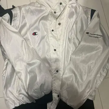 Champion 화이트 자켓 XO 사이즈