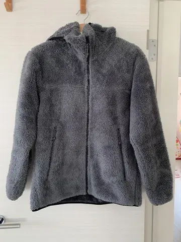 UNIQLO 그레이 플리스 자켓 M 사이즈 후드 부착