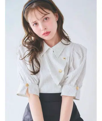dazzlin 멀티 버튼 디자인 블라우스 믹스 프리 사이즈