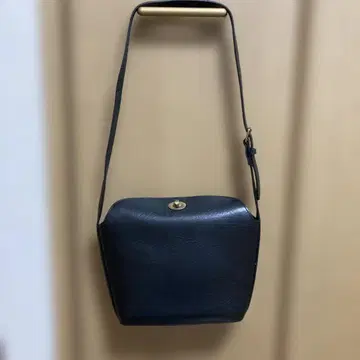 컨토와르 코토니에 블랙 가죽 숄더백
