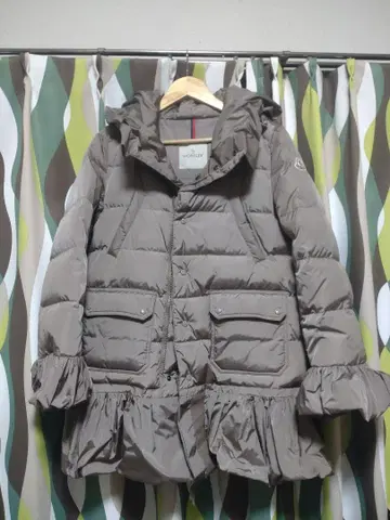 MONCLER 프릴 다운 자켓