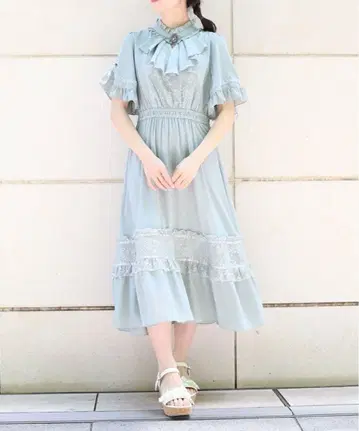 [ axes ] 카메오 부착 플레어 소매 원피스