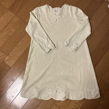 사엘라 히스쿠로네 홈웨어