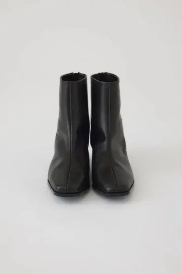 [ 미사용 새상품 ] Lowheel leather middle boots