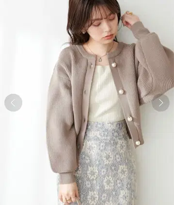 새상품급* BIG 펄 버튼 폴리 니트 가디건 브라운 내추럴 꾸뛰르