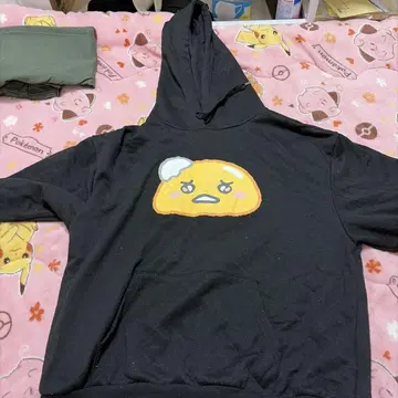 구데타마 후드 부착 후드티 블랙
