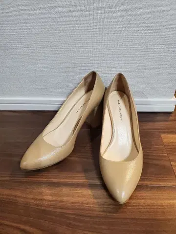 [ 새상품급 ] 파비오 루스코니 베이지 펌프스 37