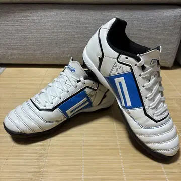 CAPITTEN 축구화 화이트/블루