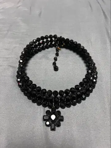 FOXEY BOUTIQUE 폭시 부티크 초커 블랙 비즈