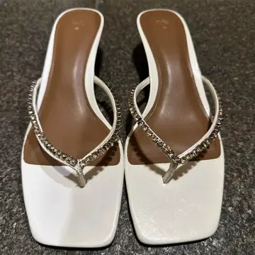 ZARA 비쥬 장식 플립플랍 40 화이트