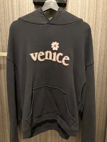 ERL 베니스 후드티