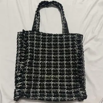 새상품급 TOCCA x 요나 콜라보 트위드 토트백