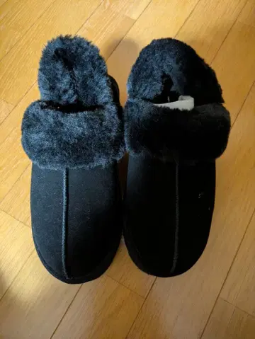 [ 미사용 새상품 ] 무스탕 블랙 L 사이즈 오리엔탈트래픽