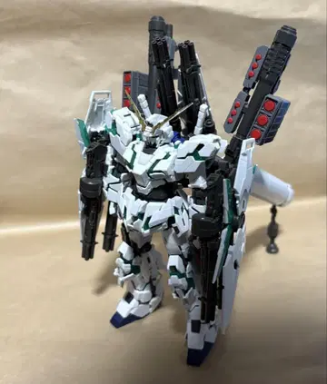 RG 풀아머 유니콘 건담