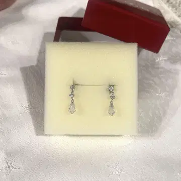 실버 드롭형 크리스탈 귀걸이