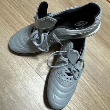Umbro 축구화 그레이 28.5cm