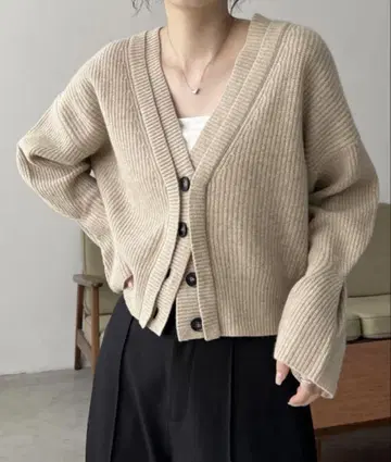 새상품급 울 100W 버튼 가디건 베이지
