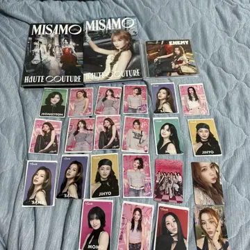 MISAMO HAUTE COUTURE CD와 포토 카드 세트