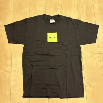 HUF 티셔츠 M 블랙 옐로우 컬러 로고