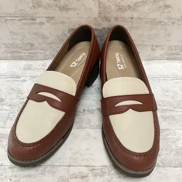 [ 새상품급 ] TEXCY 테크시 23cm 코인 로퍼 힐 브라운 화이트