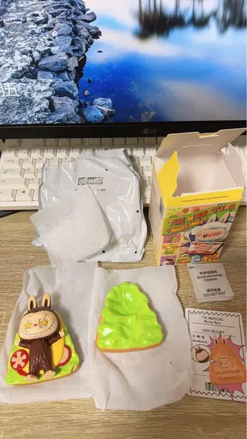 POP MART 러브브 WackyMart sandwich